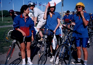 Tre beundransv&auml;rda SJ-tjejer
som glatt tog sig i m&aring;l. Lena&nbsp;Olofsson,
Anette&nbsp;Larsson och Ingela&nbsp;S&ouml;derberg.