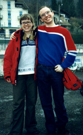 Av kl&auml;derna att d&ouml;ma kunde man tro att dessa tv&aring; ville ing&aring; i den unga NORSKA &Ouml;LUTH&Auml;VARLIGAN...