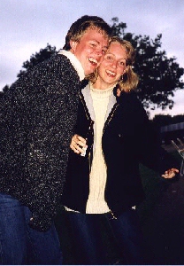 Tomas och Ulrika representerar
den gl&auml;dje och h&auml;rliga st&auml;mning man finner
under &Ouml;landsveckan.